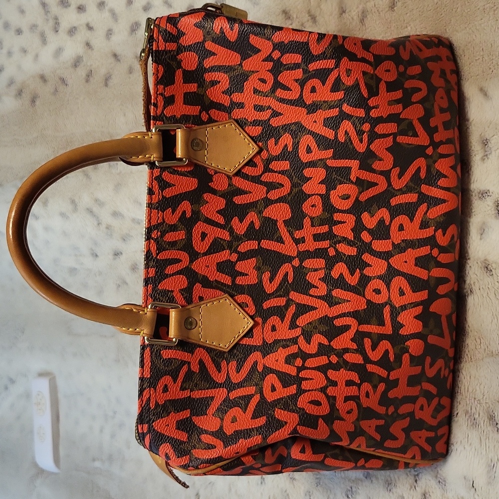 LOUIS VUITTON 💕  GRAFFITI  👍SPEEDY 30 NEON ORANGE 🍊